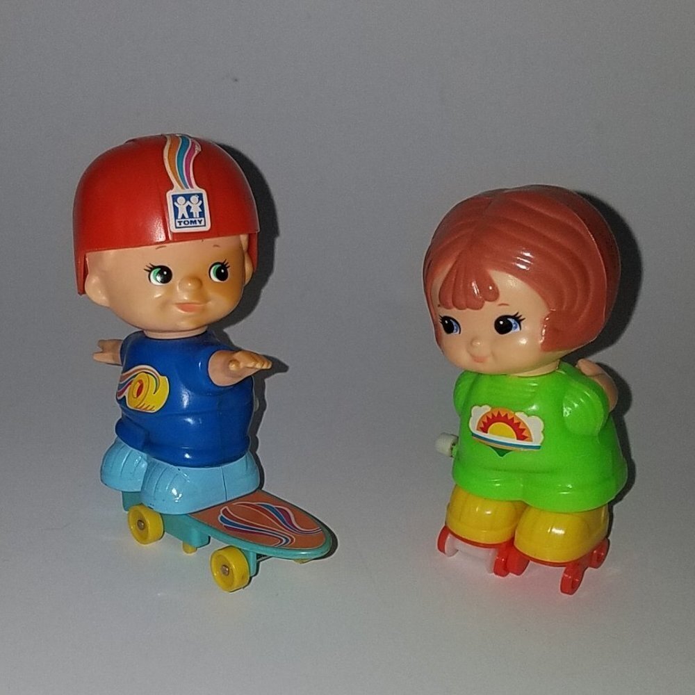 VTG 2 Tomy Wind-Up Toys Roller Skating Girl WORKS / Skateboarding Boy NONWORKING